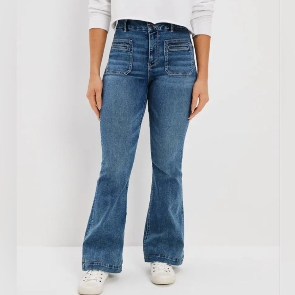 AMERICAN EAGLE super Hi-Rise Flare jeans women’s 6